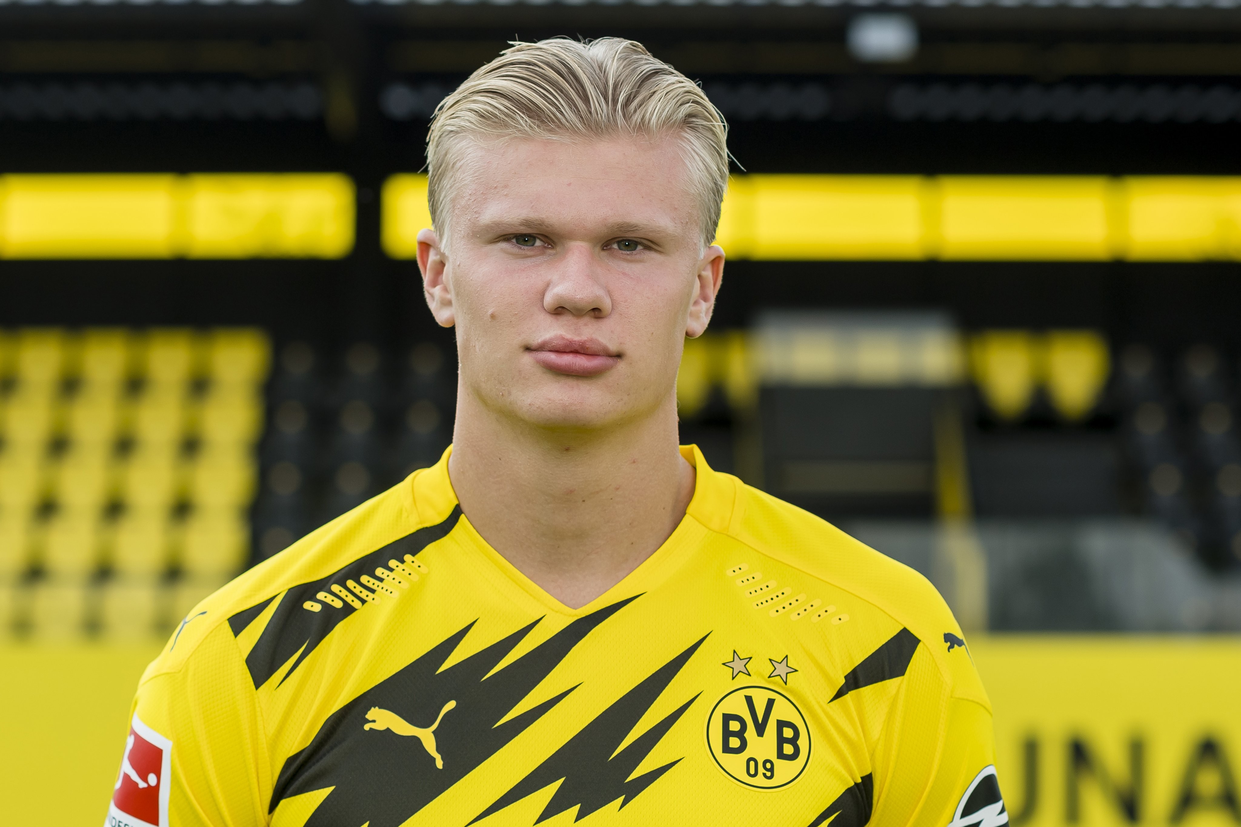 全国第十二届残疾人运动会：辽宁选手刘爽赛艇赛场连夺两金（辽宁选手刘爽在全国第十二届残运会赛艇项目连摘两金）