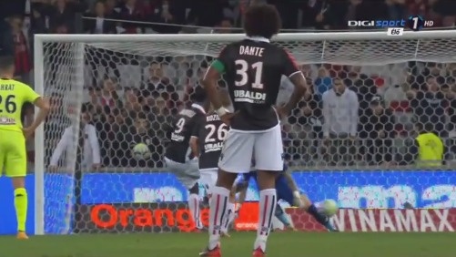 斯洛特下课？曝利物浦高层愿等到新年前 仍盼他过难关（斯洛特帅位告急？曝红军高层愿等到新年前，仍期望他挺过难关）