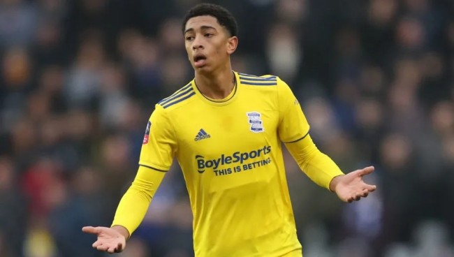 凯恩连续4场欧冠破门，拜仁队史仅罗本、莱万曾连续5场进球（凯恩欧冠四连场破门，拜仁史上仅罗本和莱万曾达成五连场进球）