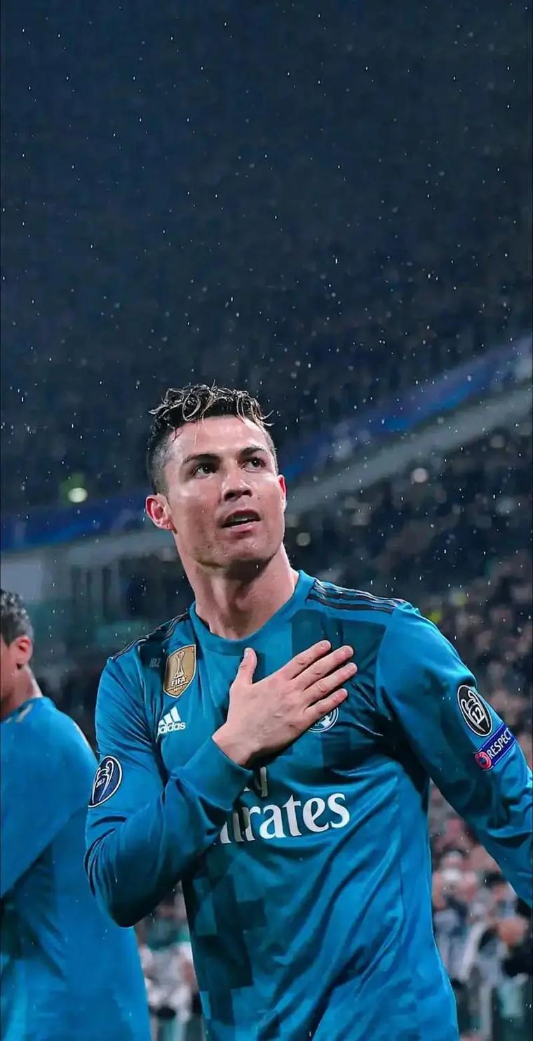 日职乙战报：富山胜利4-1完胜秋田，末轮奇迹保级（日乙收官：富山胜利4-1力克秋田，压哨奇迹保级）