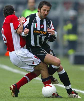 澳超半场：维迪奇补时扳平，奥克兰FC暂1-1布里斯班狮吼（澳超半场战报：维迪奇补时扳平，奥克兰FC暂与布里斯班狮吼1-1）