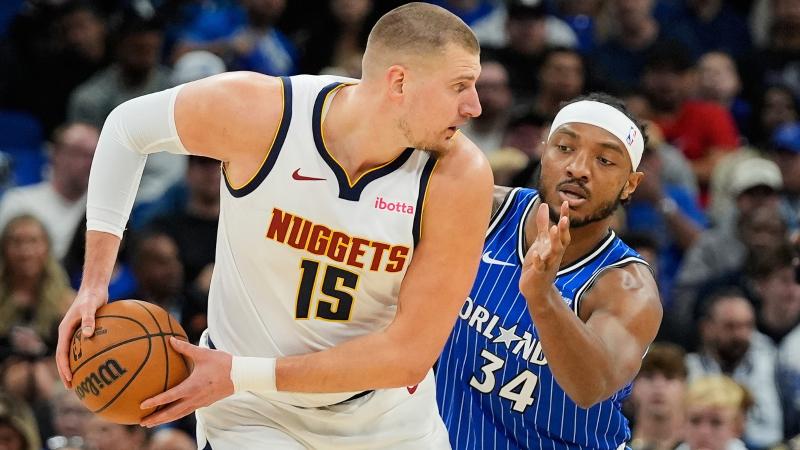 如何提升足球场上的无球跑动？（球场无球跑动提升指南）