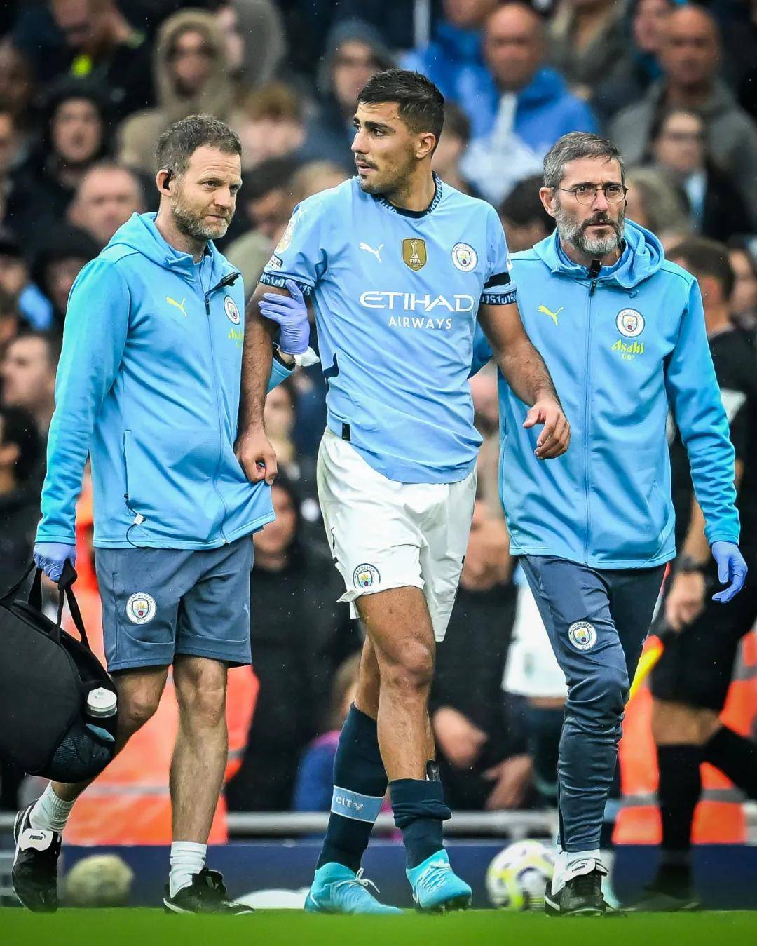 阿诺德或伤缺两个月！皇马赛程：12月欧冠战曼城，明年1月西超杯（阿诺德恐伤停两月！皇马12月欧冠战曼城，明年1月征战西超杯）