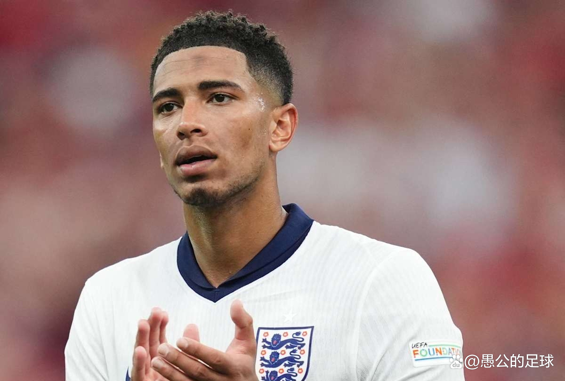 法媒预测法国战阿塞拜疆首发：埃基蒂克、马特塔搭档锋线（法国战阿塞拜疆首发前瞻：埃基蒂克与马特塔携手领衔锋线）