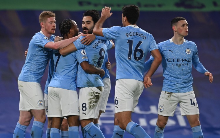 巴萨3比1马竞的第10分钟：球迷再次集体高喊梅西的名字！（巴萨3-1马竞进行至第10分钟，球迷再度齐声高喊梅西！）