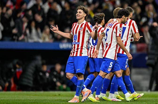 张琳芃第11次赢得中超冠军，超越郑智成国内联赛历史第一人！（张琳芃收获中超第11冠，超越郑智加冕国内联赛历史第一人）