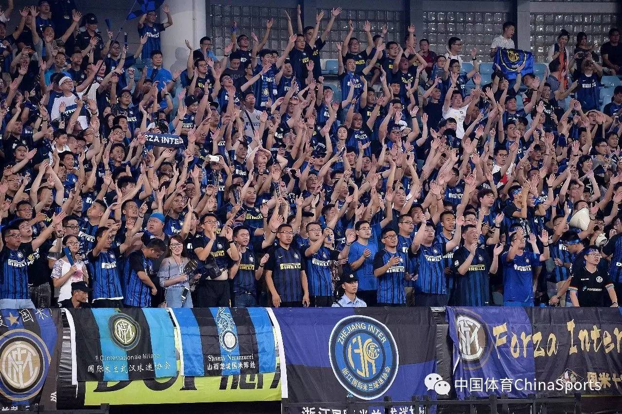 英超焦点战：维拉1-2绝杀阿森纳，曼城争冠机会大增（英超重磅对决：维拉补时2-1击败阿森纳，曼城争冠形势看涨）